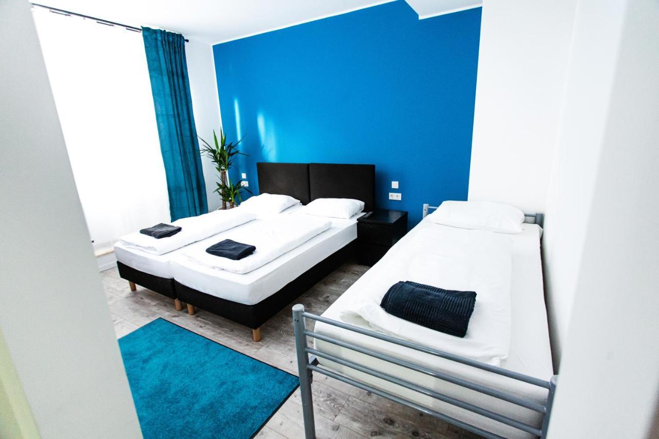 Dreibettzimmer mit eigenem Bad